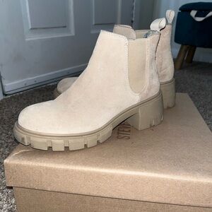 Steven Madden Boots size 7